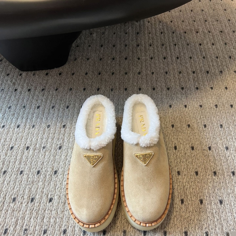 Pra*a slippers